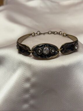 Vintage-Inspired Bronze Crystal Accent Bracelet - Gold-Tone